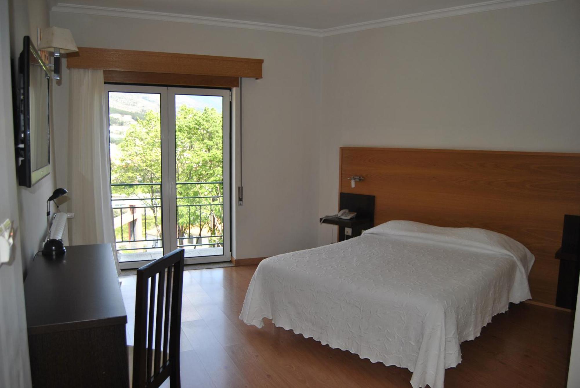 Hotel Covilha Jardim Bilik gambar